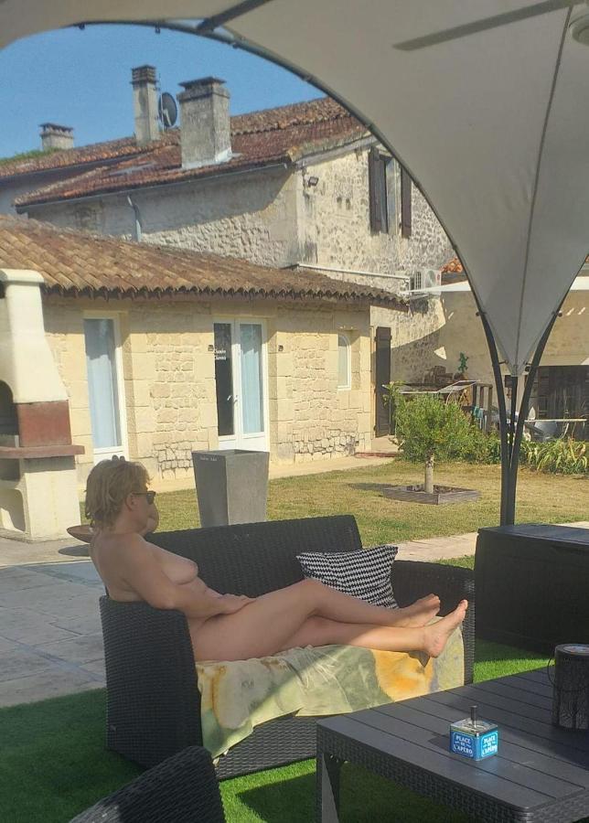 Chambre D'Hotes Naturiste Le Jardin Des Hirondelles Blanzaguet-Saint-Cybard Eksteriør billede