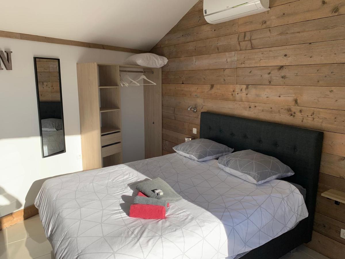 Chambre D'Hotes Naturiste Le Jardin Des Hirondelles Blanzaguet-Saint-Cybard Eksteriør billede